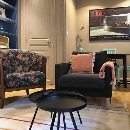 Rue Du Faubourg Saint Honore - 8 *